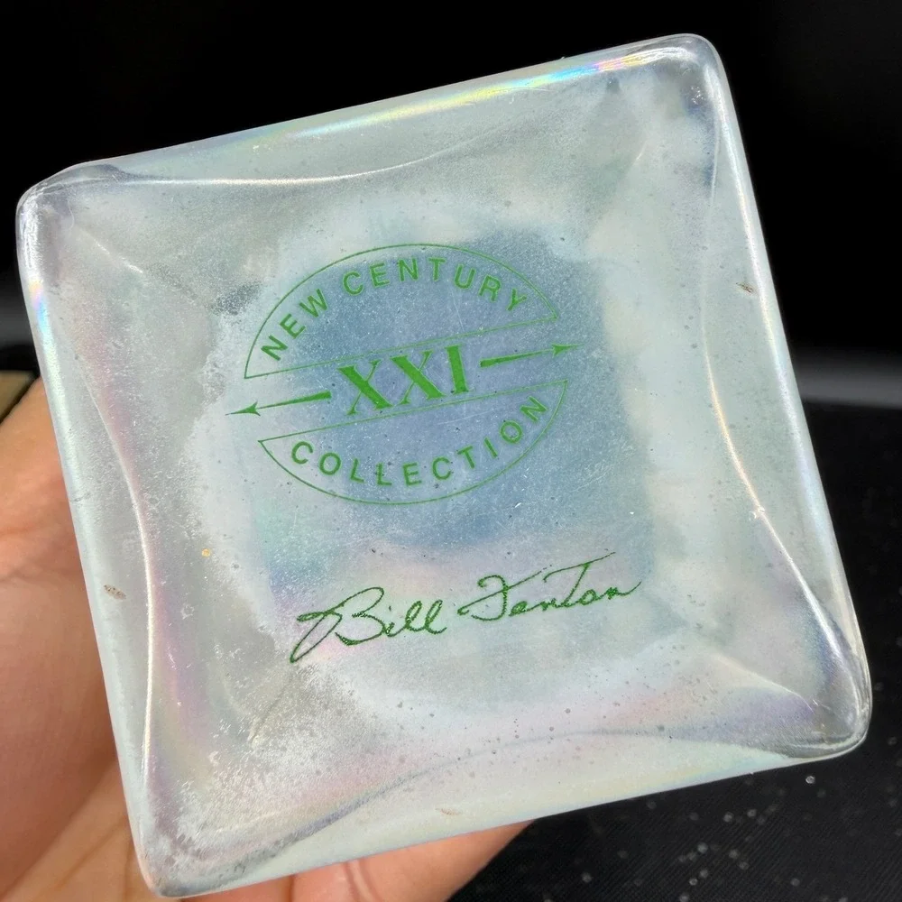 Fenton‎ New Century XXI Green Opalescent Iridescent Hand Painted Blueberry Vase
